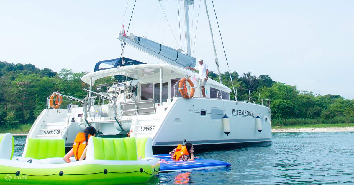 singapore private yacht charter island trip